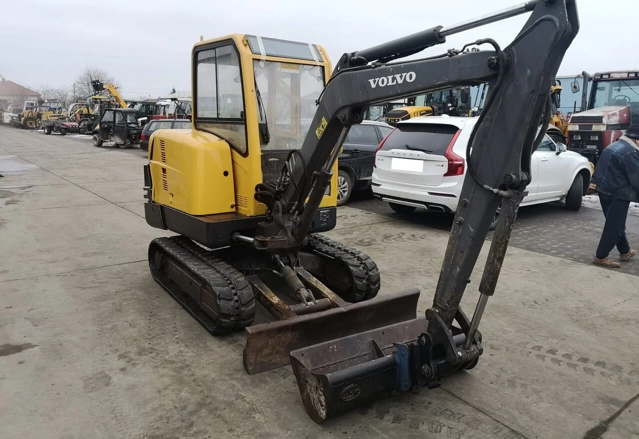a1-10-4.webp VOLVO EC30/282 + 3 SCHAUFELN 2006 – Minibagger – 3T (Nicht für den Personentransport bestimmt) – Bild 1