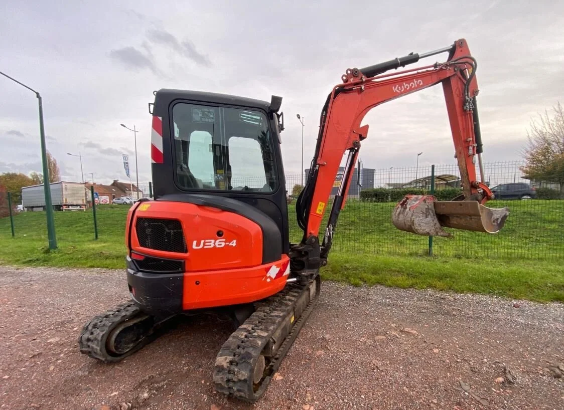 a2-7-4.webp KUBOTA U 36-4 + 3 SCHAUFELN – Minibagger 3,9T + 3 Schaufeln – Bild 1